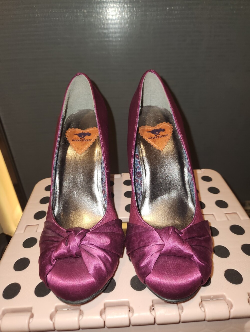Rocket Dog Vintage Style Satin Knot Pumps in Wine/Fuschia
